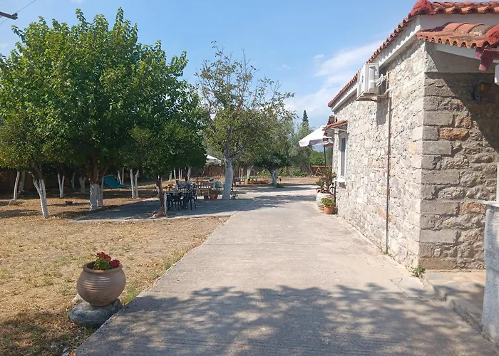 άθοσ 纳夫普利翁